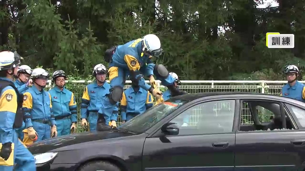 北東北3県警の災害専門部隊が合同訓練　連携し救助の手順確認　岩手県滝沢市
