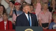 トランプ大統領の画像を削除…　中間選挙前に共和党候補が距離を置く動き　ロイター調査