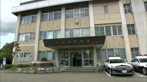 他人の家の屋根に上りアンテナケーブル切断の疑いで男逮捕