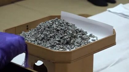 新幹線工事の“難所”新北陸トンネルの「突破石」で受験生を応援　10日に福井駅で1088個を配布　JR西日本とローカル鉄道3社