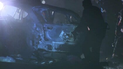 【乗用車の男女2人死亡】トレーラーと正面衝突で全焼～乗用車運転の男性と後部座席の女性死亡…同乗の女児は重傷＿どちらかが対向車線にはみ出したか〈北海道苫小牧市〉