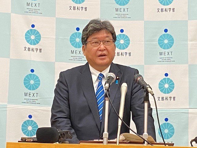 萩生田文科相「法改正以外でも実効性ある対応が必要」