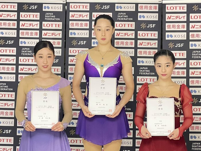 シニア女子表彰台