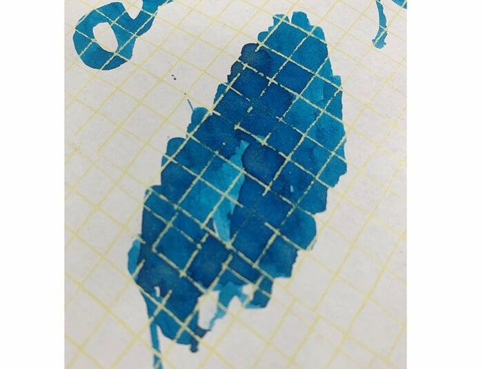 インクを弾くと味のある模様が浮き出てくる