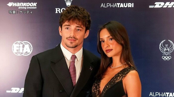 サン＝ムルー（右）とFIAアワードに出席（ウズベキスタン・2025年12月）