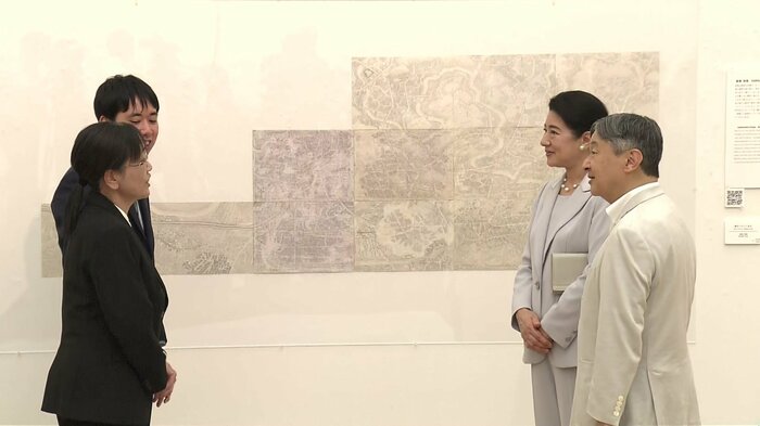陛下は「本当に細かく描かれていますね」と感心されていた