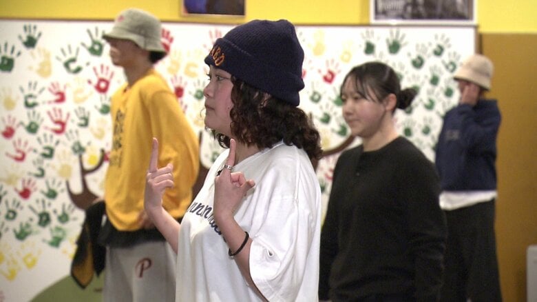 「スタジオをなくしたくない」18歳が代表に 恩師を失った秋田のダンススタジオ・RUNNING MAN、事業承継の決断 楽しく踊り続ける場所を未来へ|FNNプライムオンライン