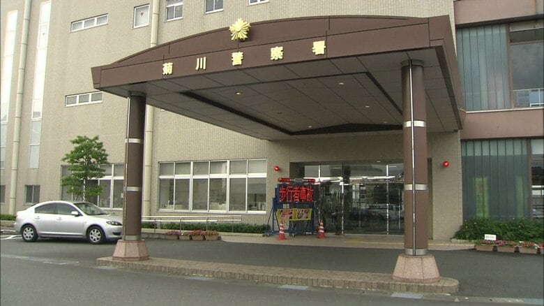 市の職員に“カスハラ”　窓口で顔を殴るなどした公務執行妨害罪の現行犯で57歳無職の女を逮捕｜FNNプライムオンライン