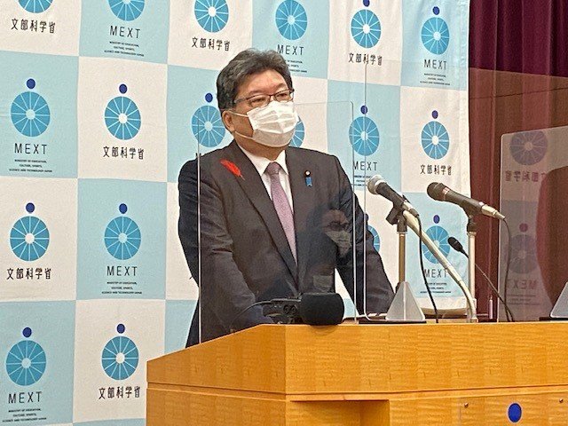 2年の在任期間を振り返る萩生田氏