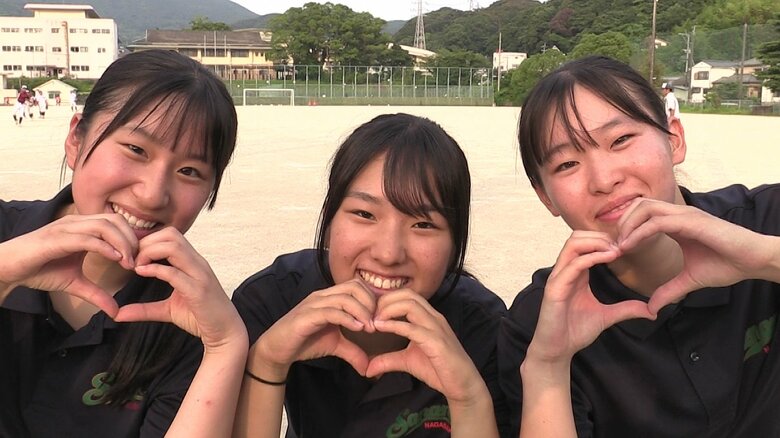 3人のマネージャーが支える