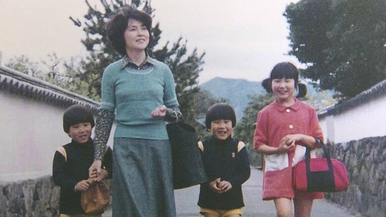 旅行を楽しむ横田さん一家（撮影は父・滋さん）