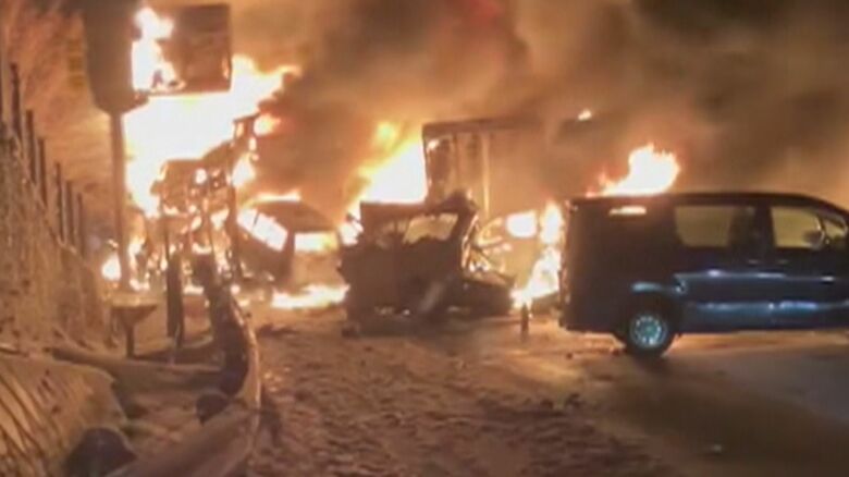 関越道で事故（視聴者撮影）