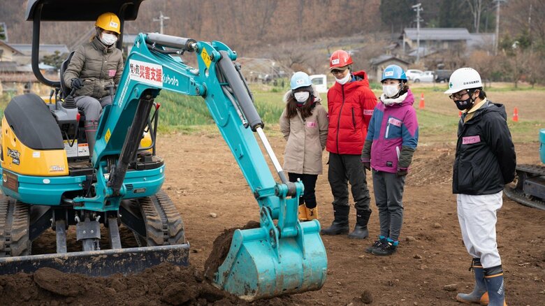 女性が重機操縦の資格を取得することも増えているという