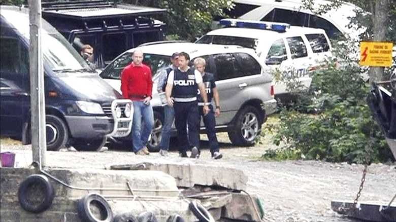 2011年　ノルウェーで起きたテロ　容疑者を同行させての現場検証