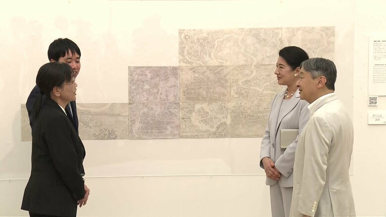 陛下は「本当に細かく描かれていますね」と感心されていた
