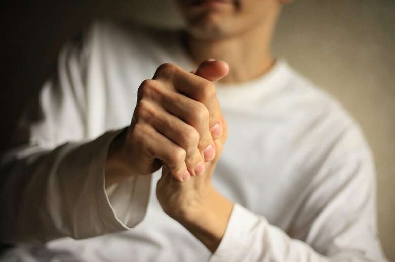 指が太くなる可能性がある!?（画像はイメージ）