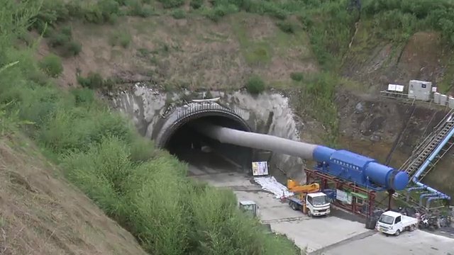 福島市松川町の浅川トンネル