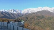 「最高！」雪化粧×紅葉×青空の絶景　白馬村からのぞむ真っ白な北アルプス　名物のブランコも「今しか見られない景色を楽しんで」　長野県内は全観測地点で今シーズン1番の冷え込み　菅平は－4.6℃で全国4位