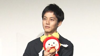 松坂桃李 教室をチラっと覗いた“あやや先輩とのあの頃”を振り返り…
