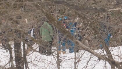 スノーモービル横転　女の子が死亡　10歳未満でオーストラリア国籍とみられる　川沿いを走行中にのり面に乗り上げたか　長野・白馬村