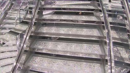 【超豪華】1段640個！スワロフスキー階段にシアター、プールも　東京港史上最大の客船が入港　日程4泊5日、料金5万円台から