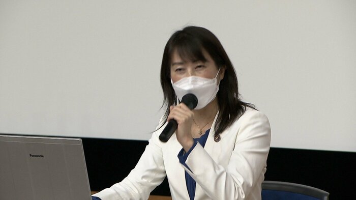宇宙飛行士だった山崎直子氏も、シンポジウムで自身の体験を語った