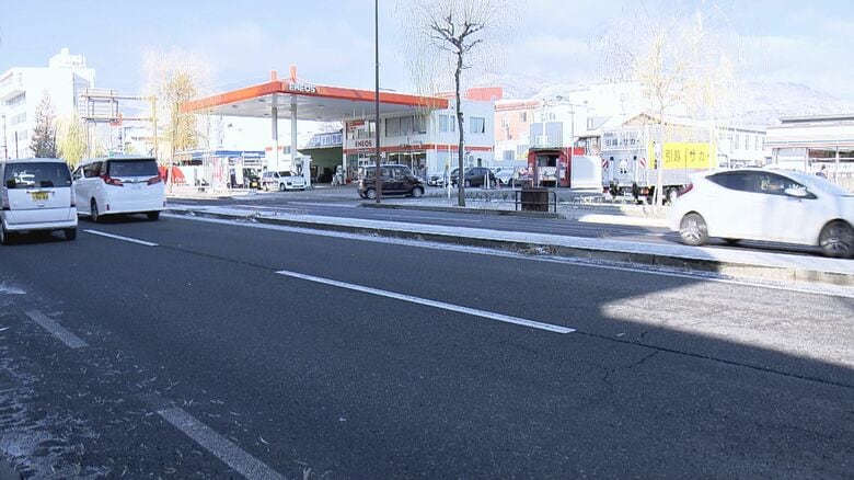 歩行者の男性が軽自動車にはねられ死亡　片側2車線の国道を歩いていたか　現場は横断歩道の無い見通しの良い直線　軽自動車の女性はけが無し｜FNNプライムオンライン