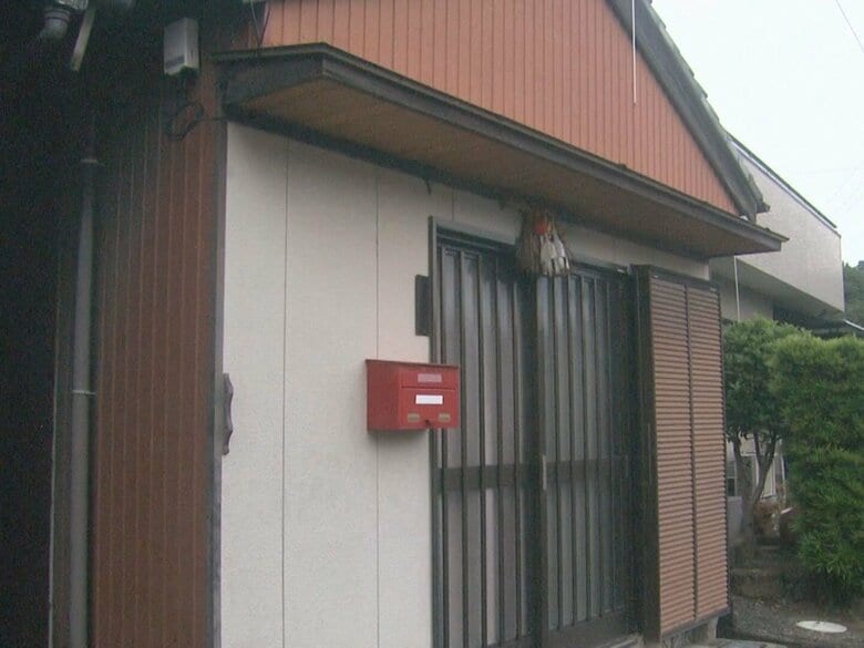 布団の上で血を流して倒れた状態…98歳女性が殺害される 死因は頭等を殴られた事による外傷性ショック｜FNNプライムオンライン