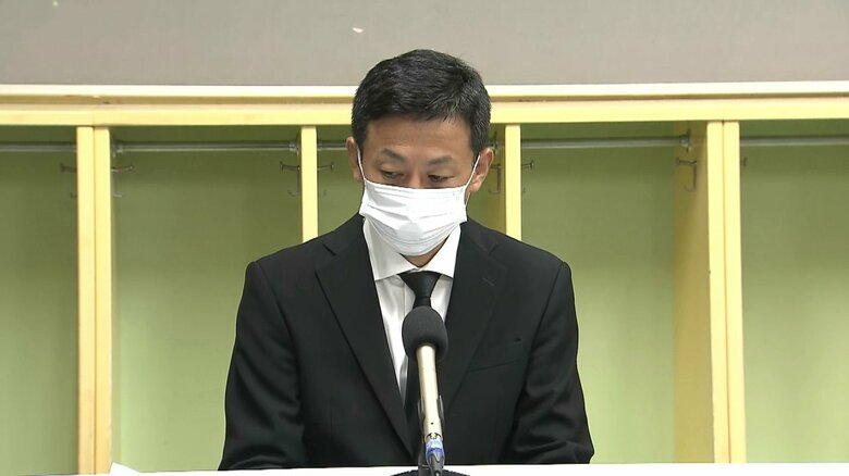 しばしば用意した紙に視線を落とす増田多朗 理事長
