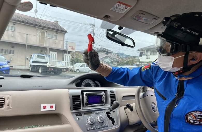 フロントガラスは割れない（特集班撮影）