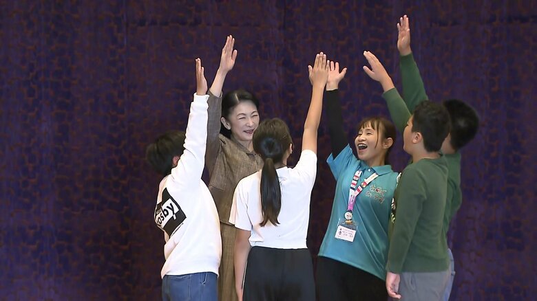 「多賀結いの森」でモルックに挑戦される秋篠宮ご夫妻