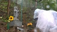 日航機墜落事故から41年　雨の中、遺族や社長らが慰霊登山　御巣鷹の尾根の「昇魂之碑」前で黙とう