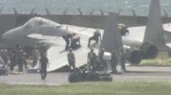  F－15戦闘機が那覇空港の滑走路上で一時停止　航空機20便以上に遅れ　第2滑走路“損傷”で運用再開見通し立たず