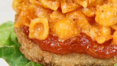 シュクメルリ大ヒットの次は何?「マッケンチーズ」「マッサマンカレー」絶品!海外グルメが続々登場