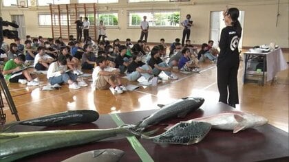 「すしが食べられなくなるかも」“食品ロス”自ら考えるきっかけ作りに…くら寿司が小学校で出前授業【山形発】