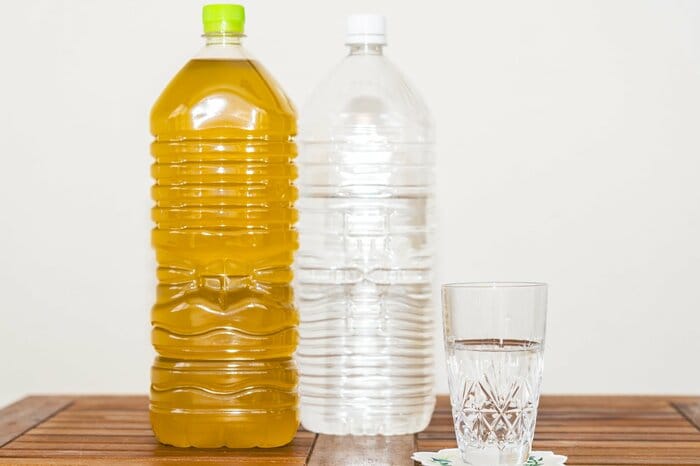 水かお茶が望ましい(画像はイメージ)