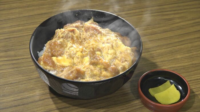 「まんぷく食堂」の「からあげ丼」(730円)