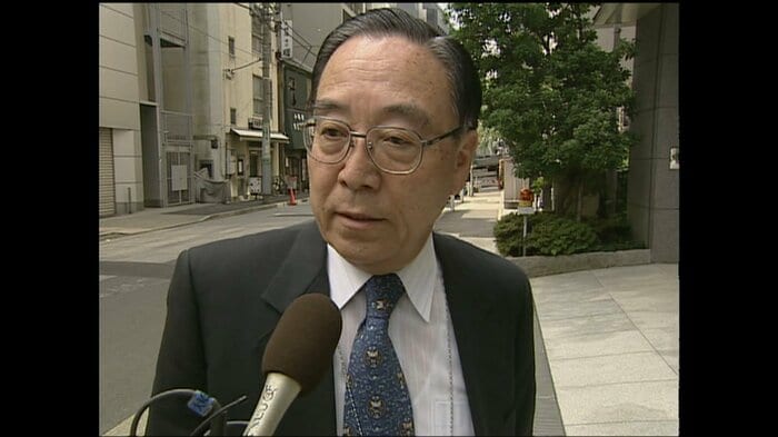 Xらの逮捕を受けてコメントする国松元長官 2004年7月7日