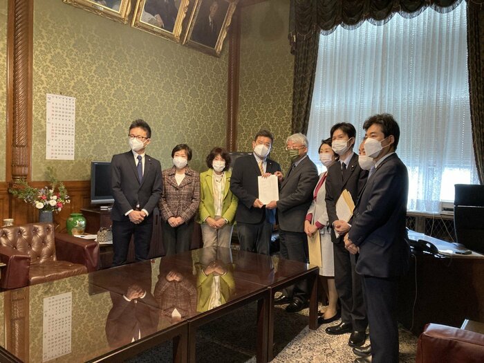 立憲民主党 "10万円一括給付法案"提出10日