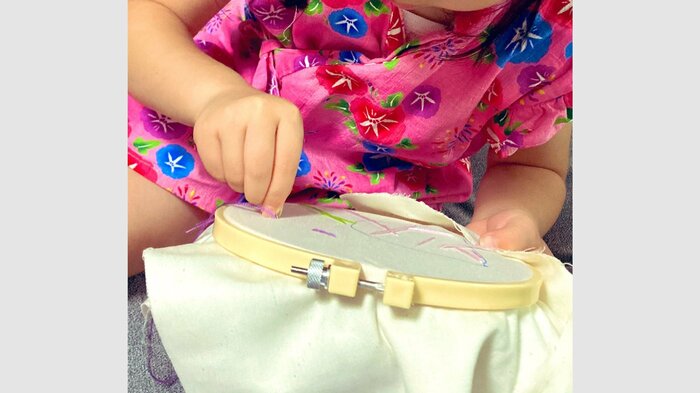 4歳の娘さんが、刺しゅうに挑戦!