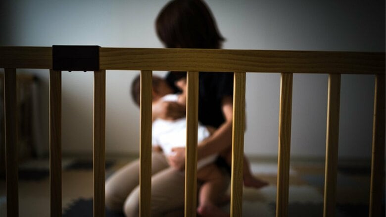 夜中の授乳が睡眠障害の要因に？「生後3〜4カ月を過ぎたらやめてもよい」という専門家に睡眠と授乳の関係を聞いた｜FNNプライムオンライン