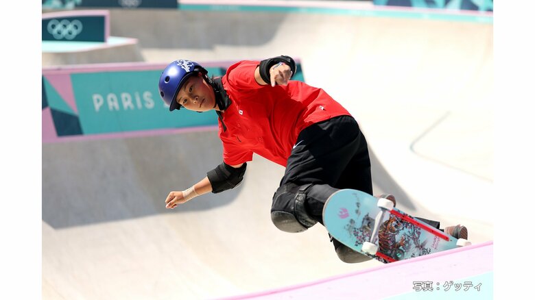 パリ五輪　スケートボード女子パーク予選　開心那が1位、草木ひなのが3位で決勝進出、連覇を狙った四十住さくらは進出ならず｜FNNプライムオンライン