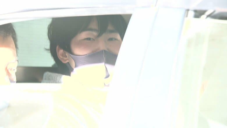 警視庁の施設から出る小野田秀太容疑者(21)（1日午後 東京･中央区）