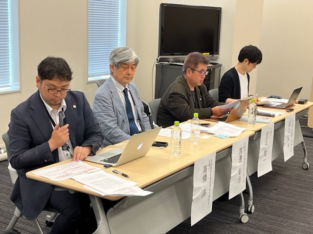 柳瀬氏の発言に対し「撤回するか虚偽答弁になるしかない」と語る高橋弁護士（一番左）