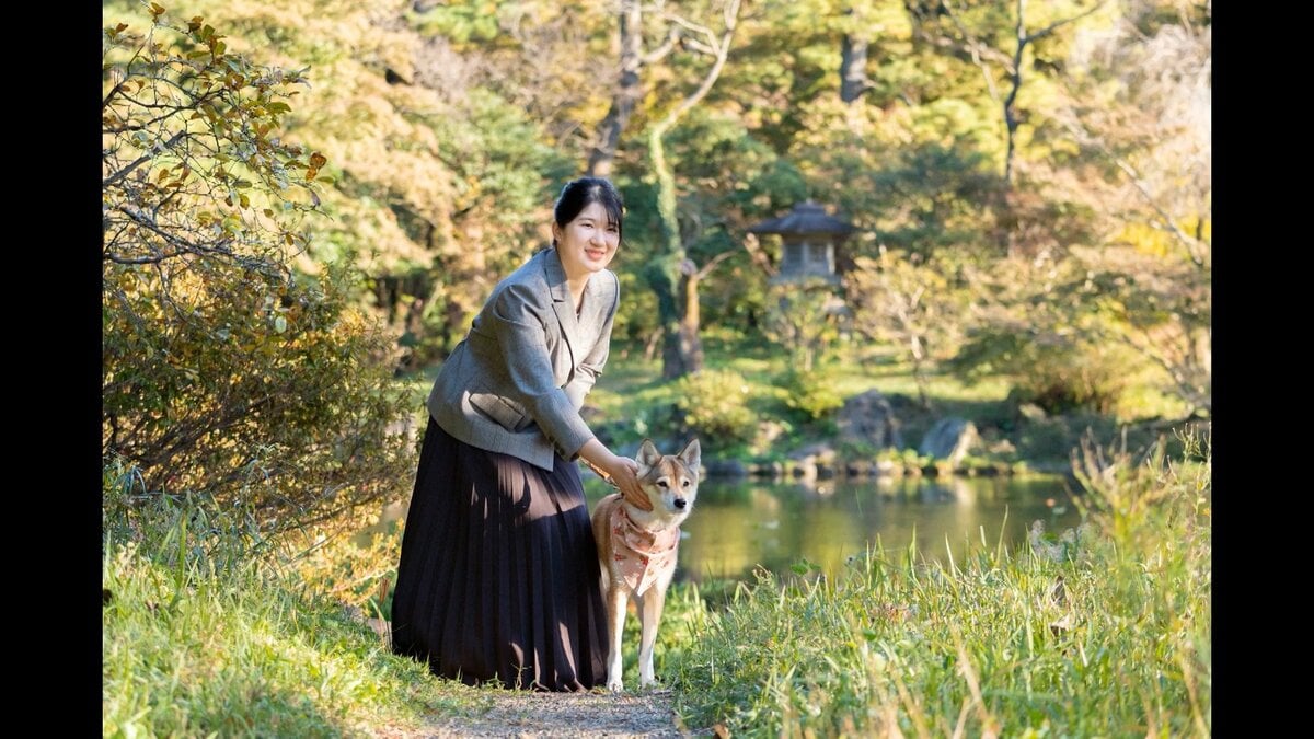 7歳の愛子さまが抱っこ 愛犬「ピッピ」「まり」「由莉」との暮らし