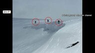 雪崩に流された人…手を上げ余裕の様子　実は人為的な雪崩で被害を未然に防ぐ「アバランチ・コントロール」　ロシア