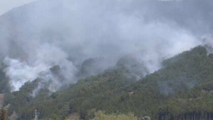 4日経つも火の勢い衰えず…岩手・大槌町の山林火災　730ha焼失、3000人超に避難指示