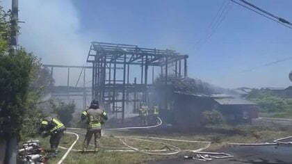 福井市で住宅1棟を全焼する火事　住人が中等症のやけどで病院搬送