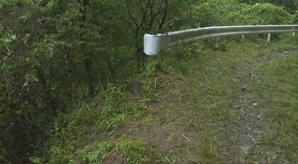 川に車が転落、横転　82歳男性が低体温症により死亡　20～30ｍ転落か　長野・阿南町