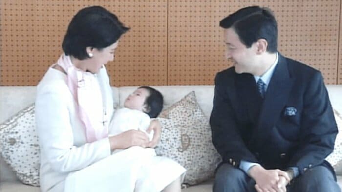 愛子さまを愛しそうに見つめられる両陛下